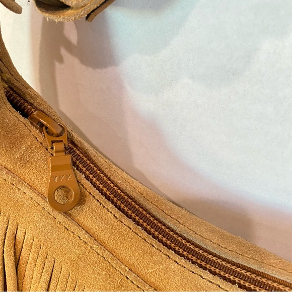 Minnetonka Boho, Cowgirl Fringe Tan Suede Shoulder Bag - Picture 5 of 14